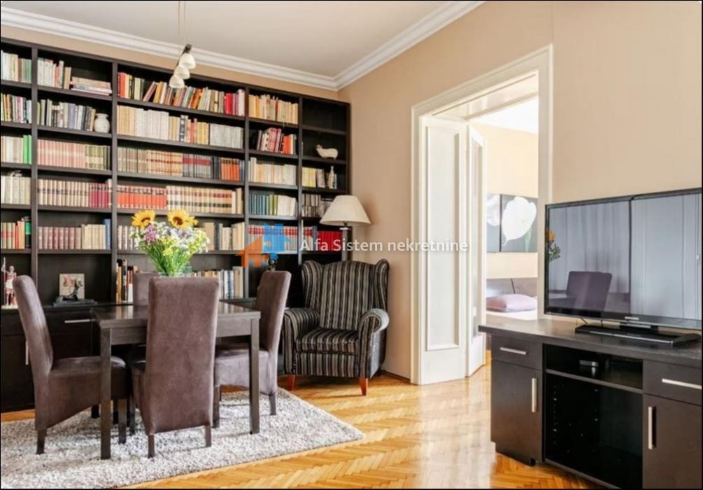 Izdavanje: Trosoban stan 80 m², Savski venac – Beograd
