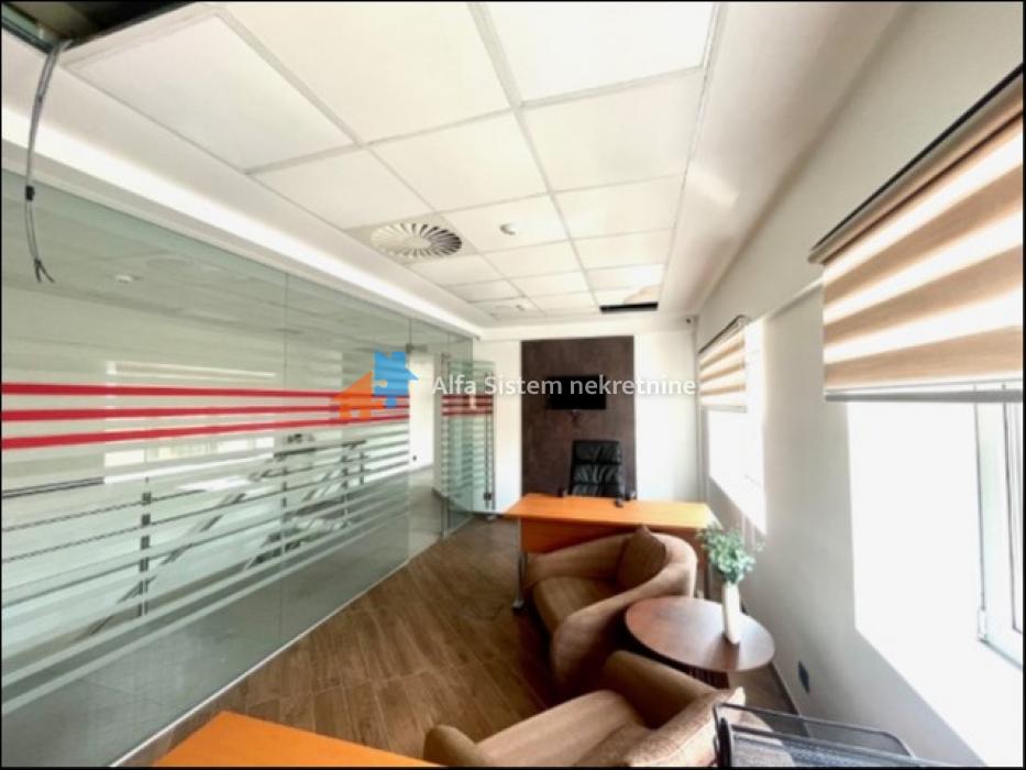 Izdavanje: Poslovni prostor 325 m², Zemun – Beograd