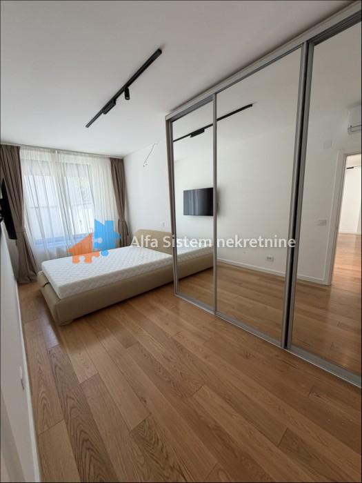 Izdavanje: Trosoban stan 125 m², Vračar – Beograd