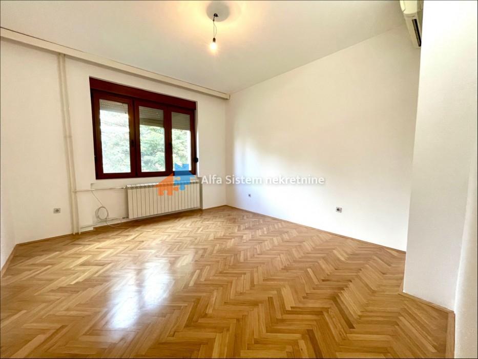 Izdavanje: Kuća 600 m², Savski venac – Beograd