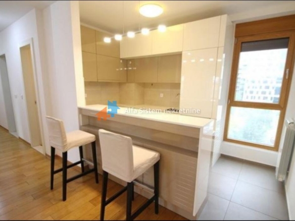 Izdavanje: Trosoban stan 115 m², Palilula – Beograd