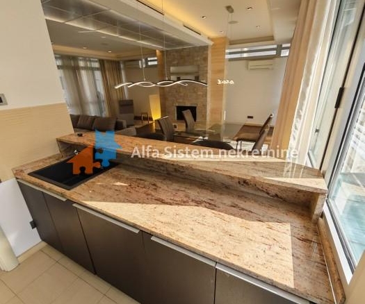 Izdavanje: Četvorosoban stan 148 m², Savski venac – Beograd