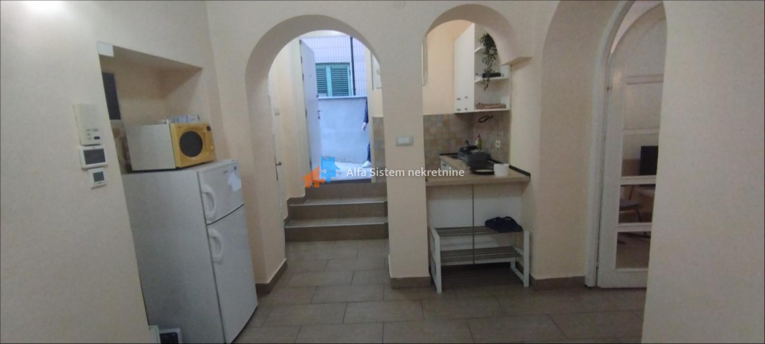Izdavanje: Dvosoban stan 51 m², Vračar – Beograd Izdavanje: Dvosoban stan 51 m², Vračar – Beograd