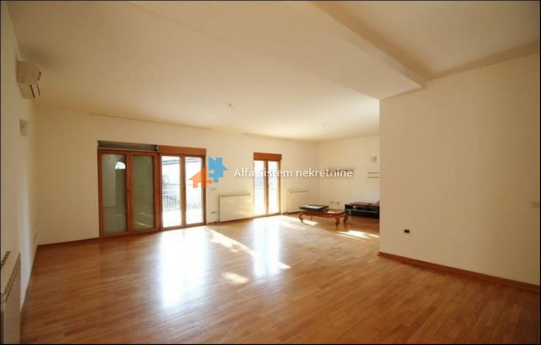 Izdavanje: Kuća 600 m², Savski venac – Beograd
