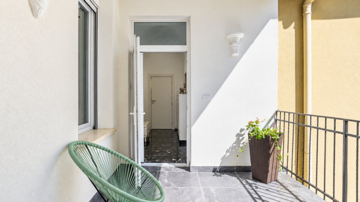 Izdavanje: Trosoban stan 98 m², Stari grad – Beograd Izdavanje: Trosoban stan 98 m², Stari grad – Beograd