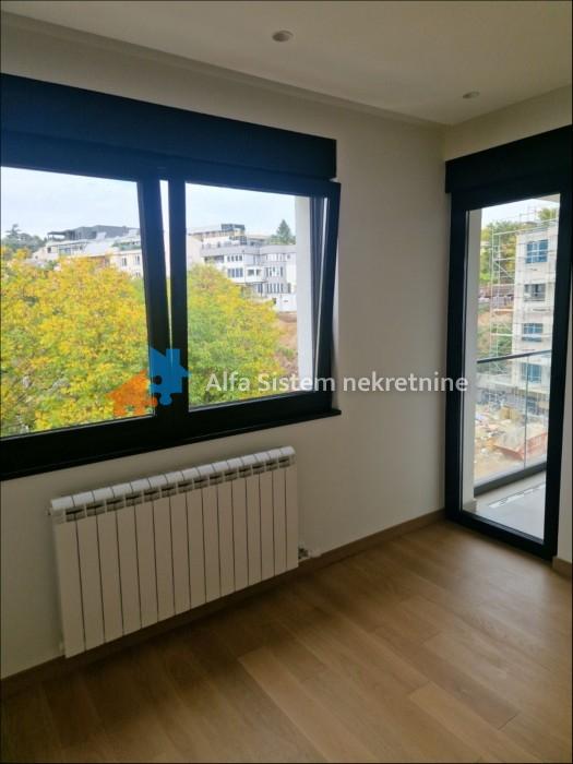 Izdavanje: Trosoban stan 66 m², Savski venac – Beograd