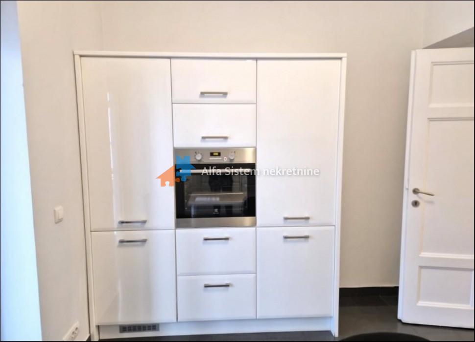 Izdavanje: Kuća 550 m², Voždovac – Beograd