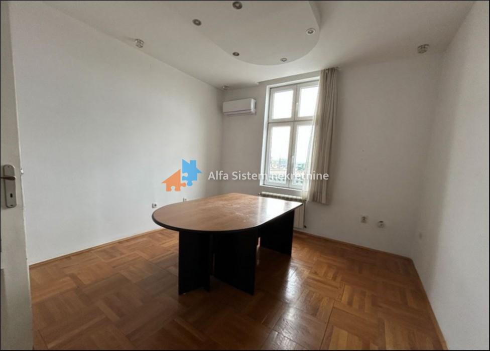 Izdavanje: Trosoban stan 90 m², Stari grad – Beograd