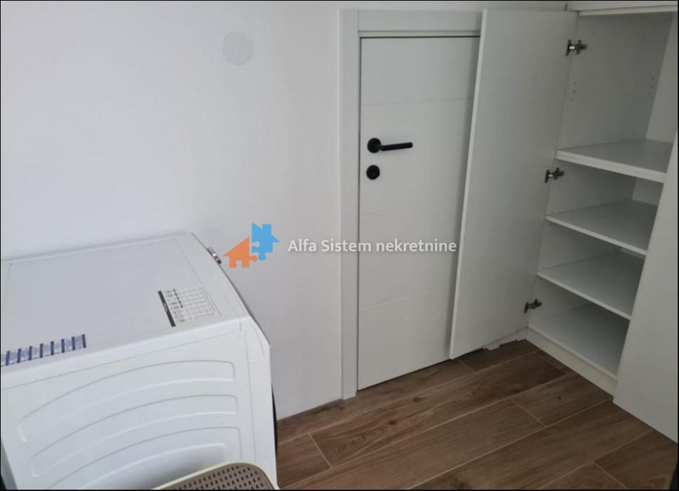 Izdavanje: Trosoban stan 360 m², Dedinje – Beograd