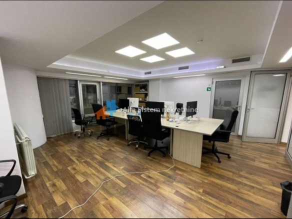 Izdavanje: Poslovni prostor 100 m², Vračar – Beograd