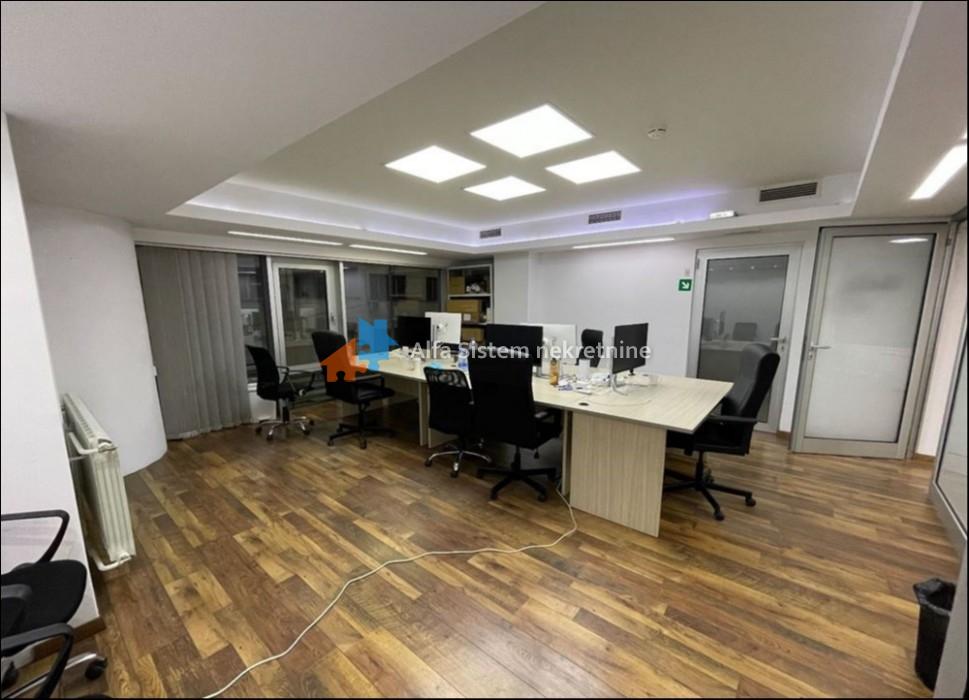 Izdavanje: Poslovni prostor 100 m², Vračar – Beograd