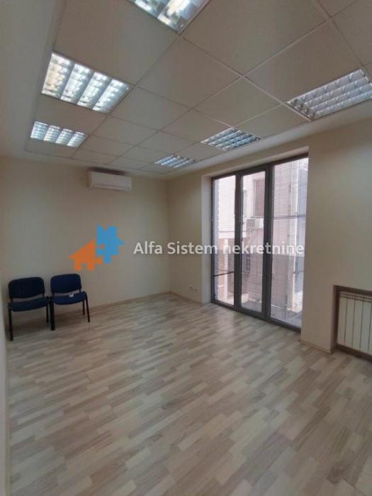 Izdavanje: Poslovni prostor 210 m², Savski venac – Beograd