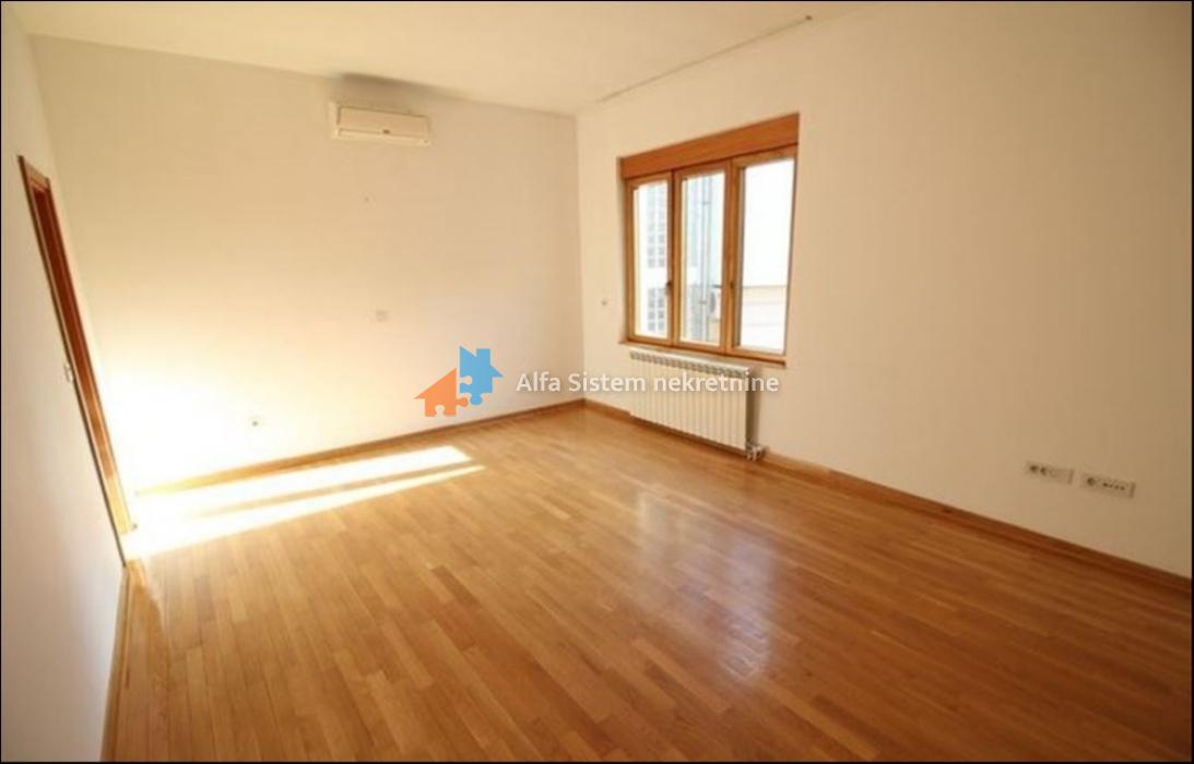 Izdavanje: Kuća 600 m², Savski venac – Beograd