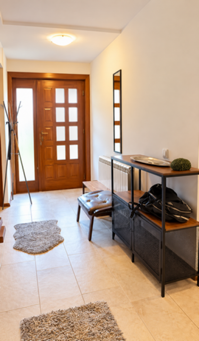 Izdavanje: Četvorosoban stan 115 m², Dedinje – Beograd