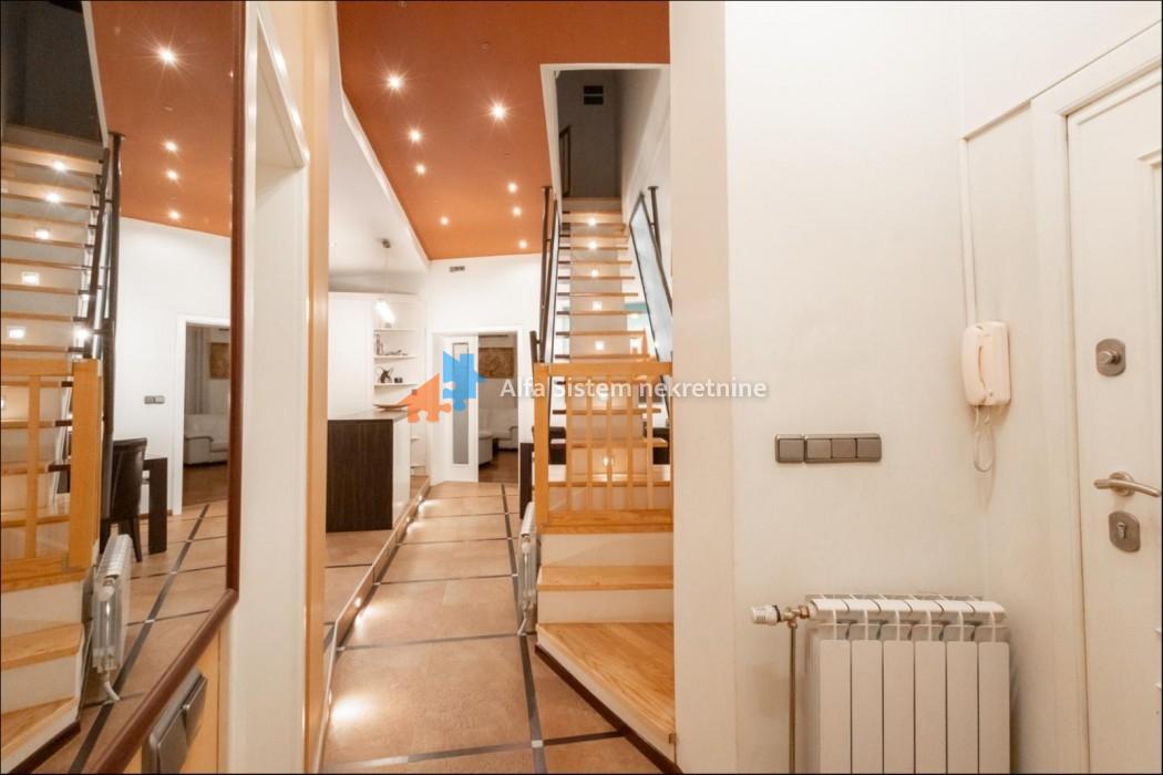 Izdavanje: Četvorosoban stan 140 m², Stari grad – Beograd