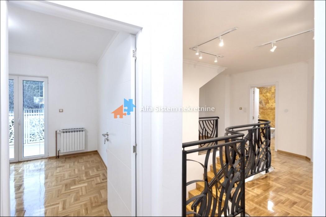 Izdavanje: Kuća 417 m², Voždovac – Beograd