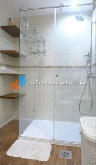 Izdavanje: Četvorosoban stan 115 m², Dedinje – Beograd