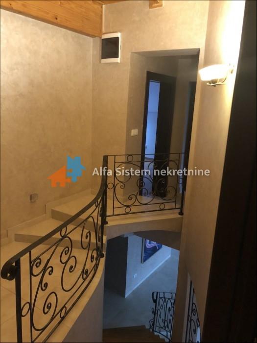 Izdavanje: Kuća 180 m², Zvezdara – Beograd