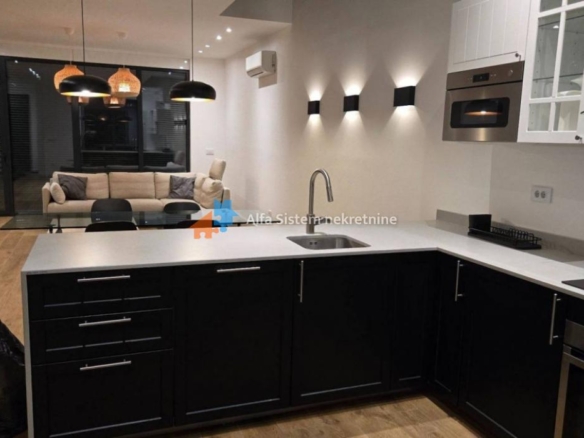Izdavanje: Kuća 250 m², Savski venac – Beograd
