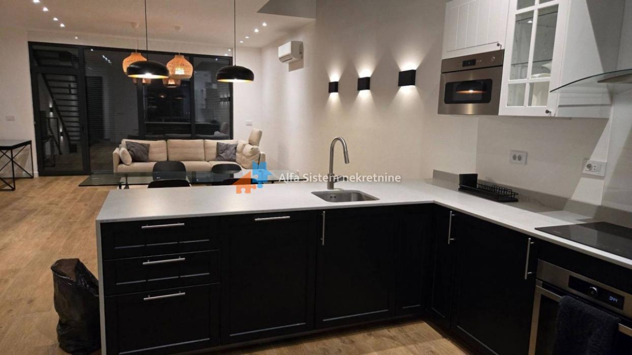 Izdavanje: Kuća 250 m², Savski venac – Beograd Izdavanje: Kuća 250 m², Savski venac – Beograd
