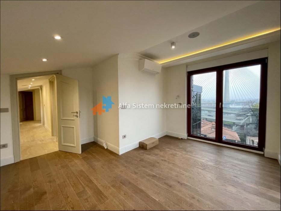 Izdavanje: Četvorosoban stan 174 m², Savski venac – Beograd