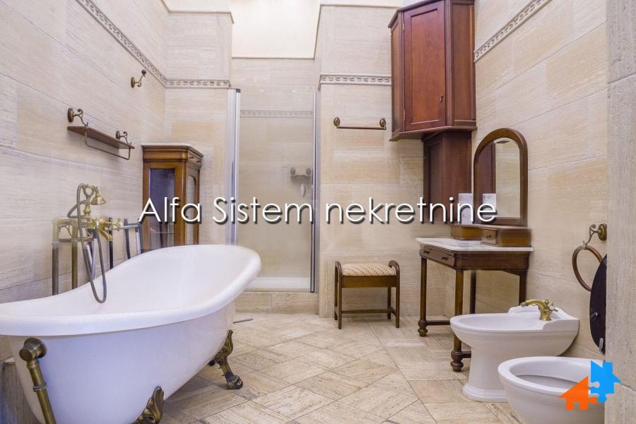 Izdavanje: Četvorosoban stan 222 m², Palilula – Beograd