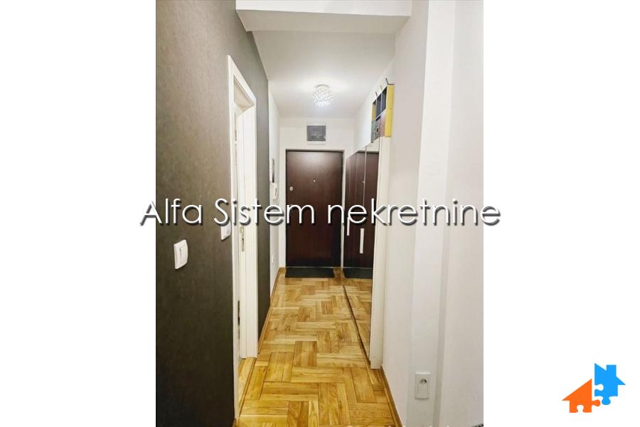 Izdavanje: Četvorosoban stan 100 m², Voždovac – Beograd
