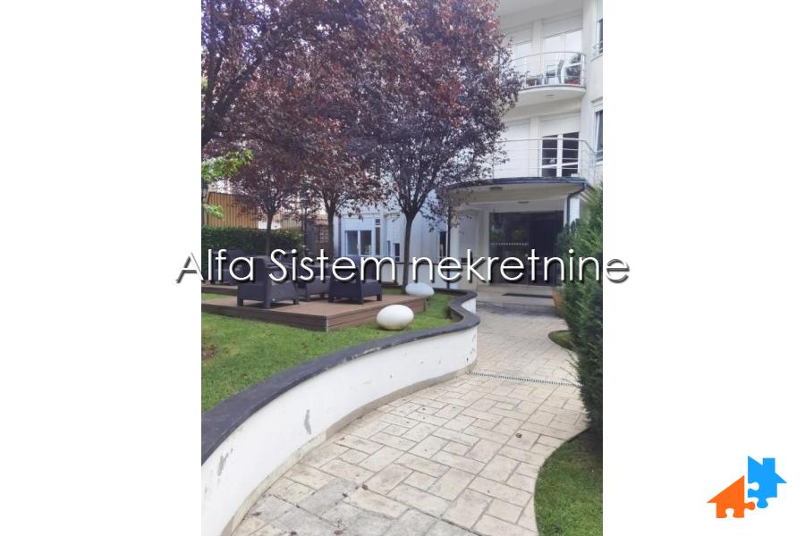 Izdavanje: Poslovni prostor 150 m², Savski venac – Beograd