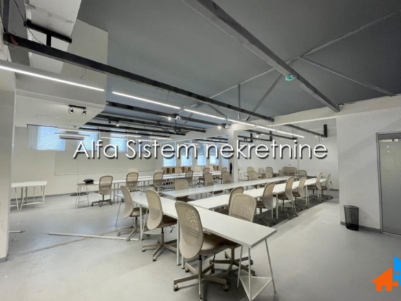 Izdavanje: Poslovni prostor 2000 m², Voždovac – Beograd