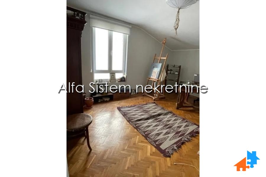 Izdavanje: Petosoban stan 250 m², Vračar – Beograd
