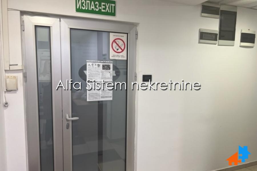 Izdavanje: Poslovni prostor 216 m², Zemun – Beograd