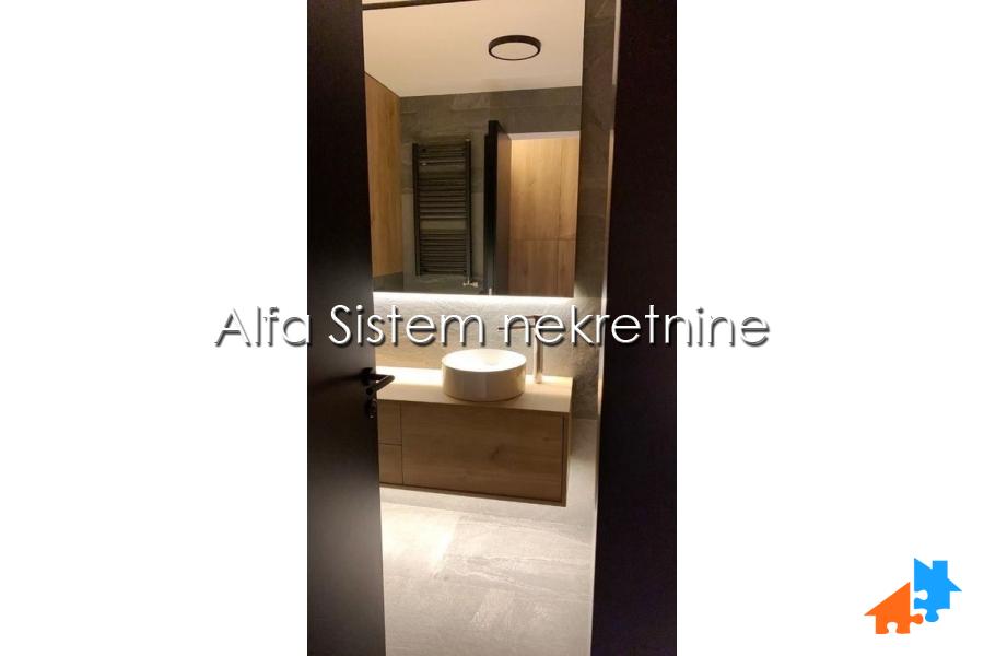 Izdavanje: Trosoban stan 85 m², Vračar – Beograd