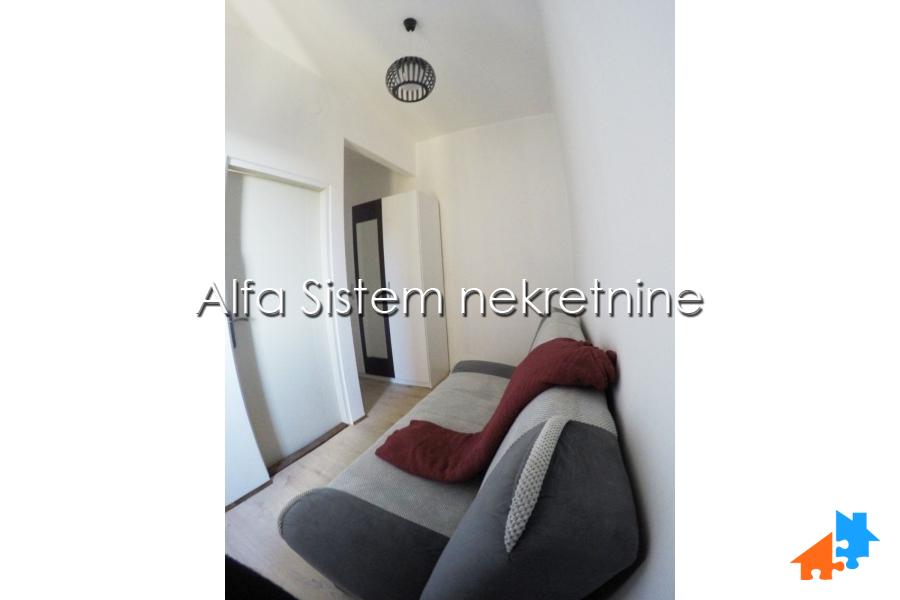 Izdavanje: Dvoiposoban stan 70 m², Savski venac – Beograd