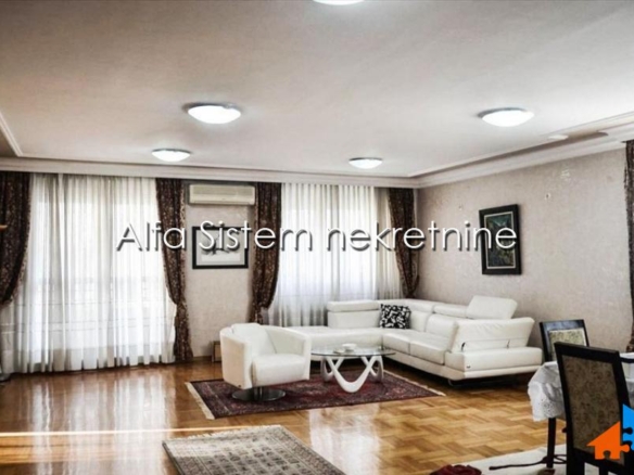 Izdavanje: Četvorosoban stan 127 m², Palilula – Beograd