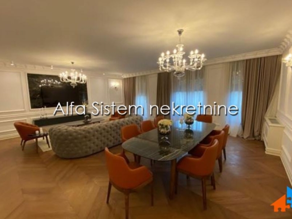 Izdavanje: Četvorosoban stan 140 m², Vračar – Beograd