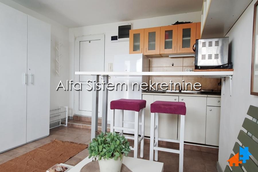 Izdavanje: Garsonjera 20 m², Zvezdara – Beograd