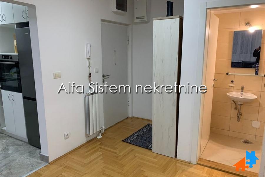 Izdavanje: Četvorosoban stan 95 m², Voždovac – Beograd
