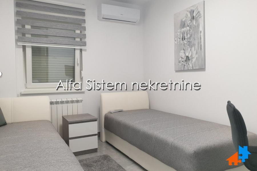 Izdavanje: Trosoban stan 100 m², Novi Beograd – Beograd