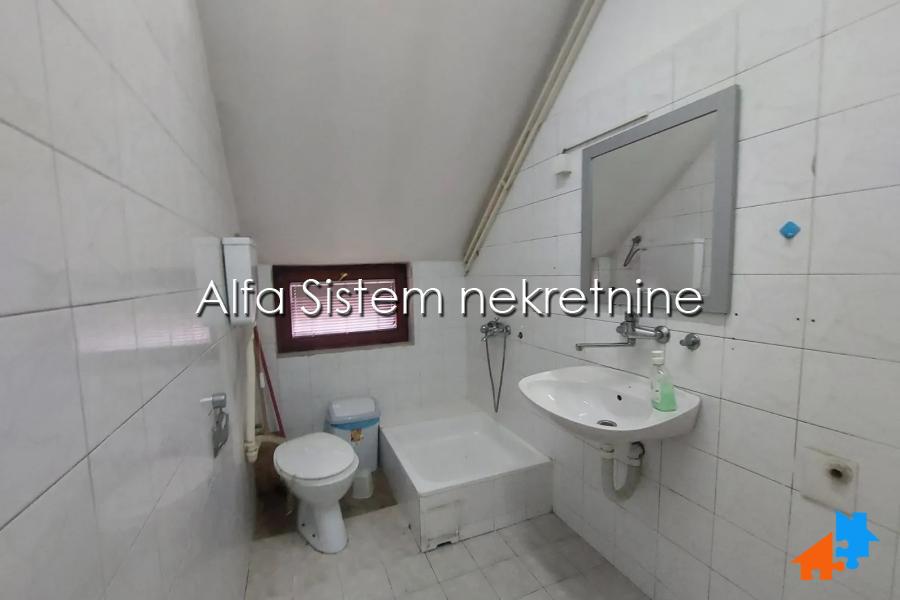 Izdavanje: Poslovni prostor 220 m², Zemun – Beograd