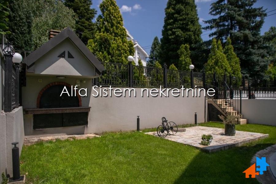 Izdavanje: Kuća 260 m², Čukarica – Beograd
